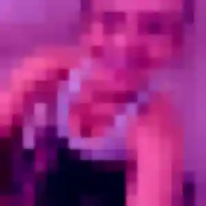 Constance, 19 ans, en ligne à Alban pour une rencontre coquine