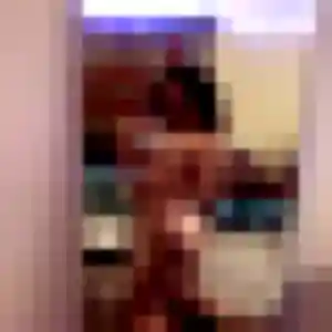 Photo exclusive de Louane, 35 ans à Ambérieux-en-Dombes - plan discret