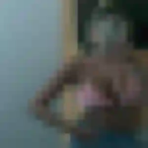 Naya, 27 ans, connectée à Ambonnay pour une rencontre coquine