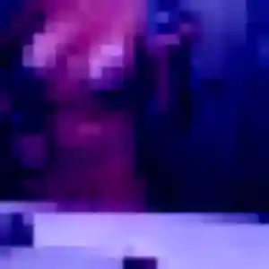 Mia, 33 ans, en ligne à Andouillé-Neuville pour un plan cul