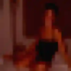 Apolline, femme de 19 ans veut plan cul à Anjoutey
