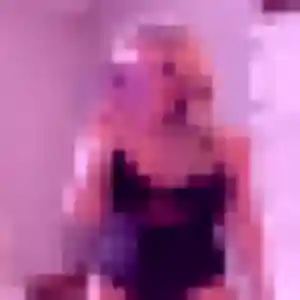 Rejoins Zelie, 21 ans à Apremont en privé