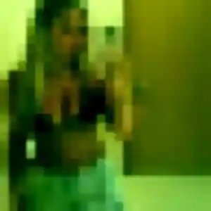 Roxane, 33 ans, en ligne à Apremont pour une rencontre coquine