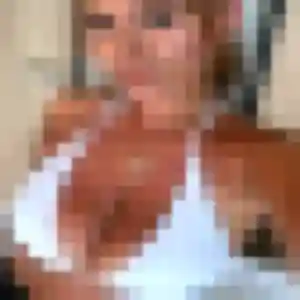 Flore, 34 ans, connectée à Arceau pour un plan cul