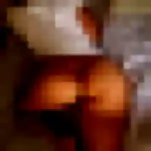Photo sexy de Lison, 23 ans à Arès - plan discret