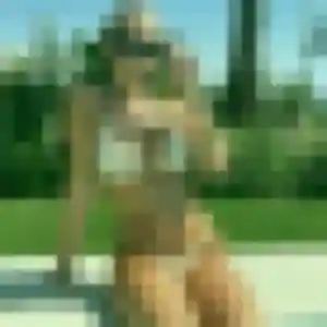 Ninon, 28 ans, connectée à Arradon pour un plan cul