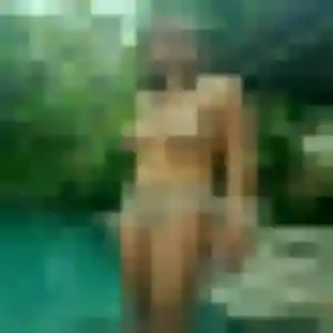 Photo de Feriel à Ars-en-Ré (34 ans) - plan cul gratuit