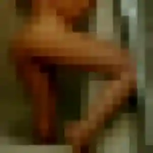 Photo de Laura à Arsac-en-Velay (25 ans) - plan cul anonyme