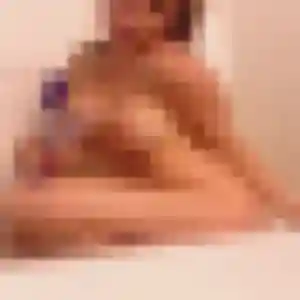 Charmante Zara, 30 ans à Athée - voir sa photo