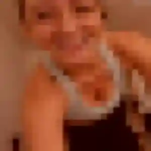 Rejoins Tessa, 26 ans à Attichy en privé