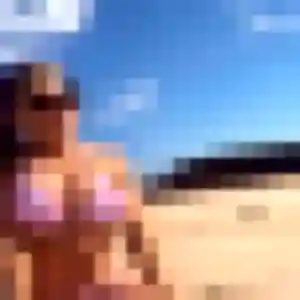 Maeva, 25 ans, connectée à Auvers-le-Hamon pour une rencontre coquine