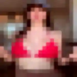 Charlotte, 33 ans, en ligne à Auzat-la-Combelle pour une rencontre coquine