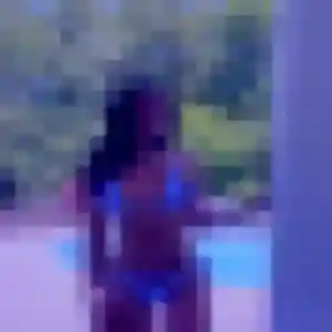Photo de Flore à Azay-le-Brûlé (28 ans) - plan cul anonyme