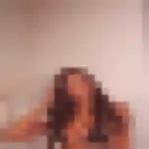 Chloe, 20 ans, cherche un plan cul à Belcodène