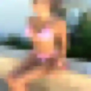 Découvre Daphne, 22 ans à Blausasc en privé
