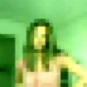 Lila, 20 ans, en ligne à Bobital pour une rencontre coquine