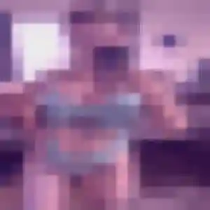 Nour, 20 ans, en ligne à Bois-le-Roi pour une rencontre coquine