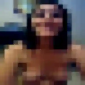 Photo de Lena à Boisset-Saint-Priest (35 ans) - plan cul sans inscription