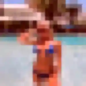 Rejoins Lena, 21 ans à Bonnieux gratuitement