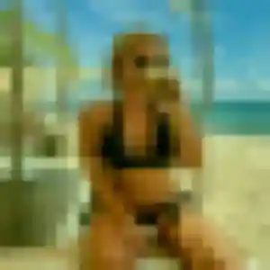 Rejoins Coralie, 28 ans à Bonson gratuitement