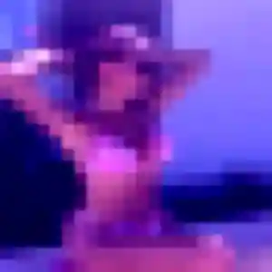 Découvre Romy, 29 ans à Brécey gratuitement