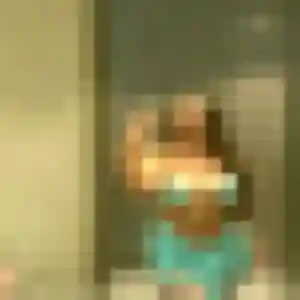 Photo privée de Safiya, 21 ans à Bressolles - rencontre coquine