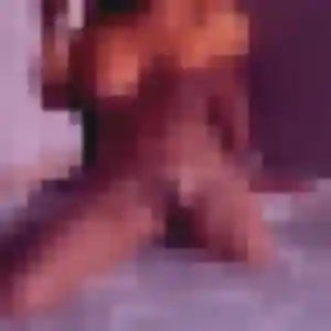 Belle Giulia, 31 ans à Buros - voir sa photo