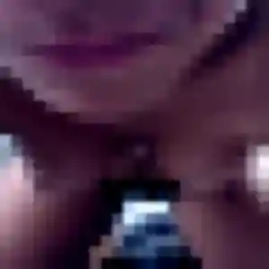 Photo de Elodie à Cambo-les-Bains (34 ans) - plan cul discret