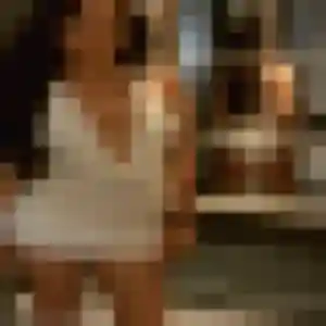 Justine, femme de 21 ans cherche plan cul à Civens