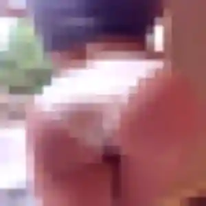 Tessa, 20 ans, dispo pour plan cul à Coëtmieux