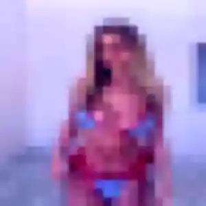 Violette, 23 ans, cherche un plan cul à Colomby-Anguerny