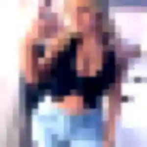 Zoe, femme de 30 ans veut plan cul à Combourg