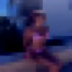 Daphne de Comines, 34 ans - plan cul discret