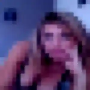 Amandine, 20 ans, connectée à Corme-Écluse pour un plan cul
