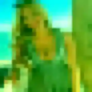 Charmante Julie, 27 ans à Cornillon-Confoux - voir sa photo
