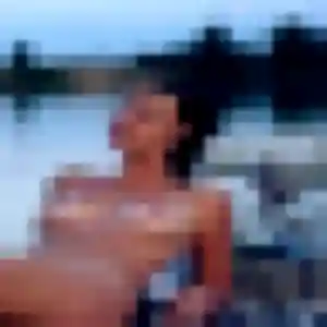 Capucine, 23 ans, connectée à Creuzier-le-Vieux pour une rencontre coquine