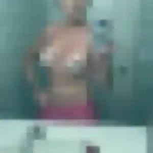 Mia, 28 ans, veut un plan cul à Domblans