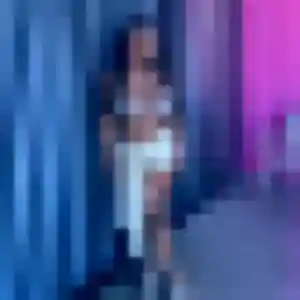 Melanie, 28 ans, en ligne à Dommary-Baroncourt pour une rencontre coquine