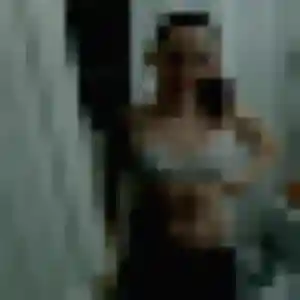 Salome (33 ans) à Dourdan propose une rencontre ce soir