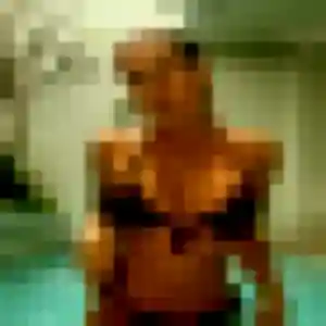 Zara, 22 ans, connectée à Épineau-les-Voves pour une rencontre coquine