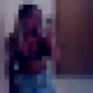 Profil de Roxane à Eygalières (33 ans) - plan cul gratuit