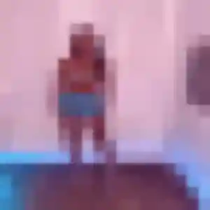 Roxane, 27 ans, disponible à Fermanville pour un plan cul