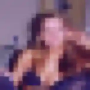 Charmante Eva, 32 ans à Figari - voir sa photo