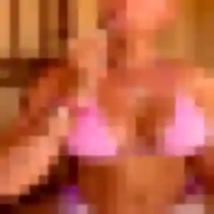 Charlotte, 28 ans, connectée à Flagy pour une rencontre coquine