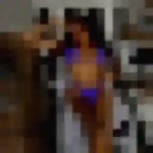 Maeva, 19 ans, connectée à Fontenay-aux-Roses pour une rencontre coquine