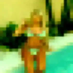 Photo de Emma à Fougeré (25 ans) - plan cul discret