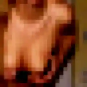 Photo de Stella à Fougerolles-du-Plessis (25 ans) - plan cul anonyme