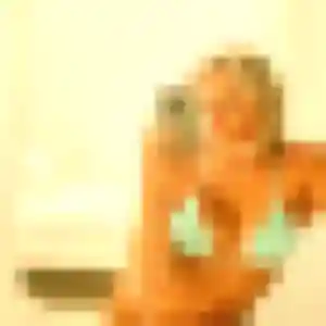 Zelie, 22 ans, connectée à Guécélard pour une rencontre coquine