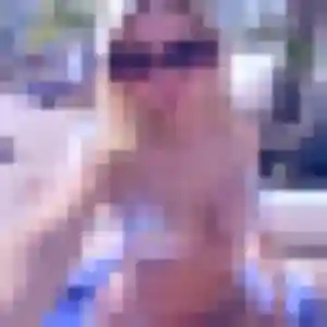 Lea, fille de 19 ans veut plan cul à Guillac