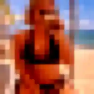 Emma, femme de 22 ans cherche plan cul à Halsou
